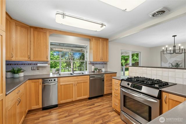 7208 Marwood Place, Woodinville, WA 98072