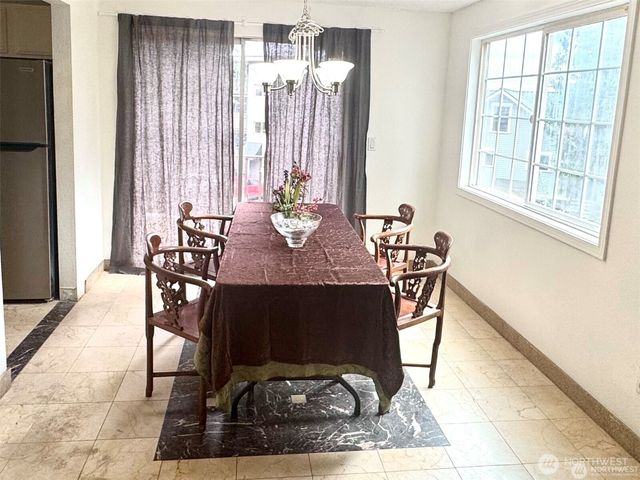 4016 Burton Place W, Seattle, WA 98199