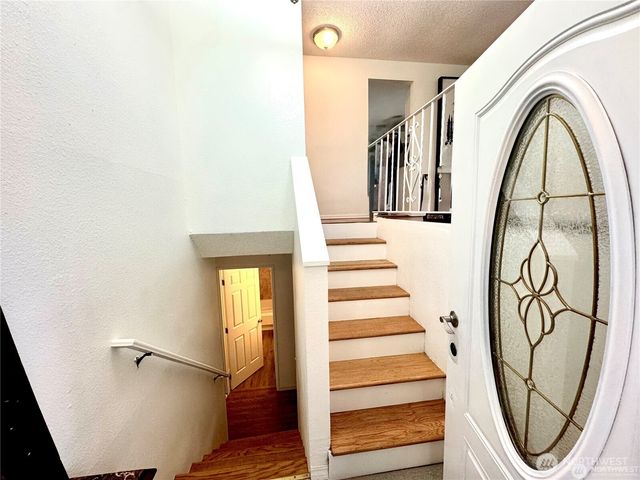 4016 Burton Place W, Seattle, WA 98199