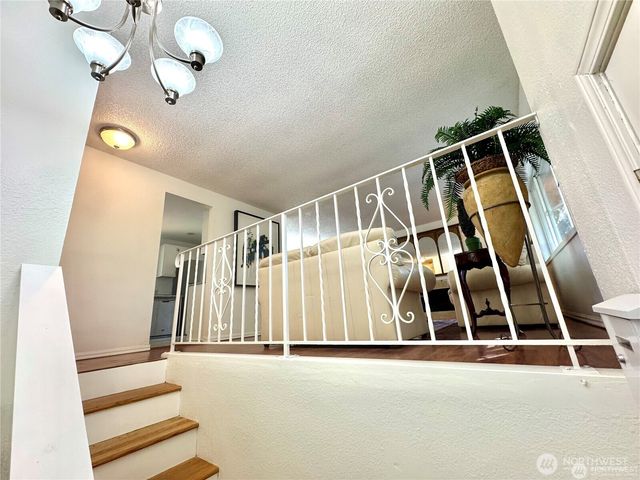 4016 Burton Place W, Seattle, WA 98199