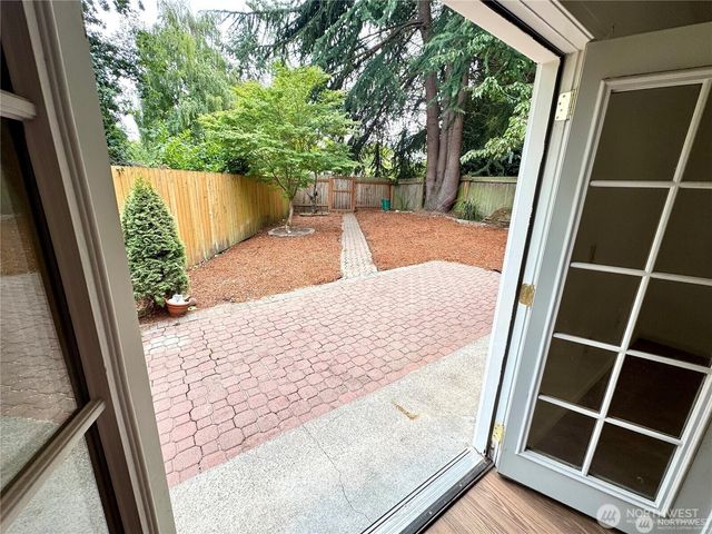 4016 Burton Place W, Seattle, WA 98199