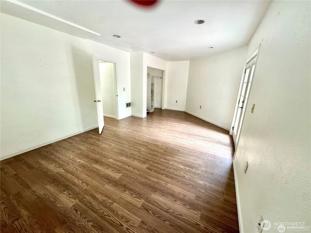 4016 Burton Place W, Seattle, WA 98199