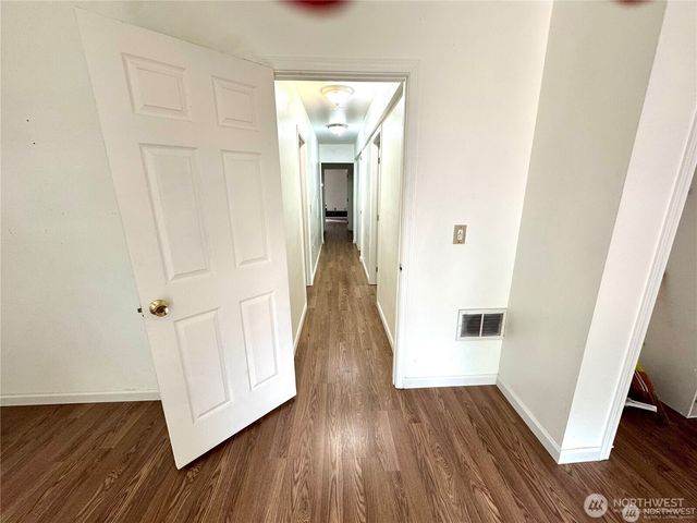 4016 Burton Place W, Seattle, WA 98199