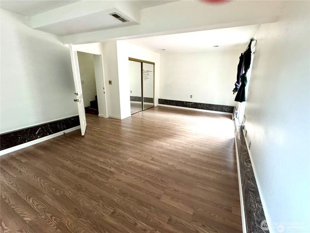 4016 Burton Place W, Seattle, WA 98199