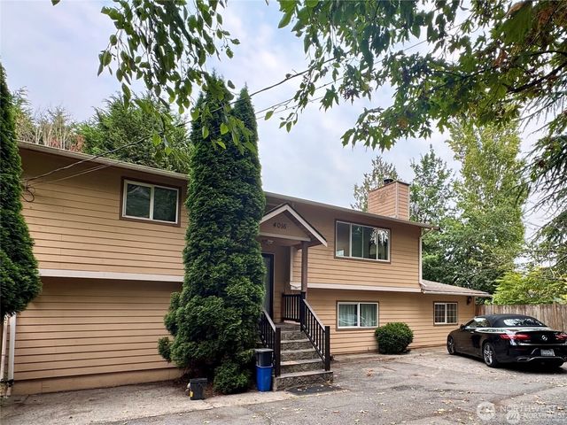 4016 Burton Place W, Seattle, WA 98199