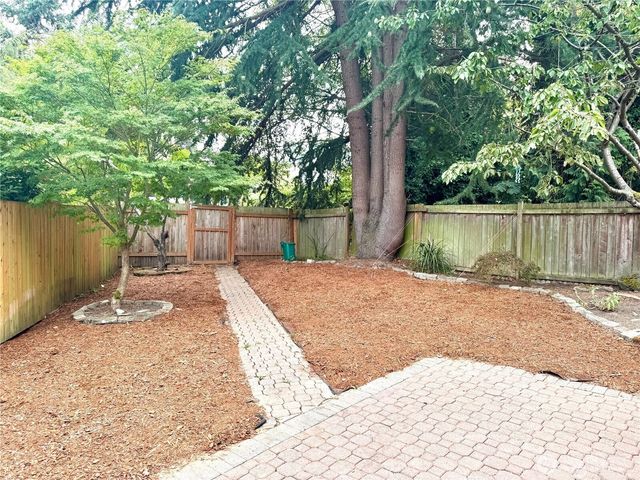 4016 Burton Place W, Seattle, WA 98199