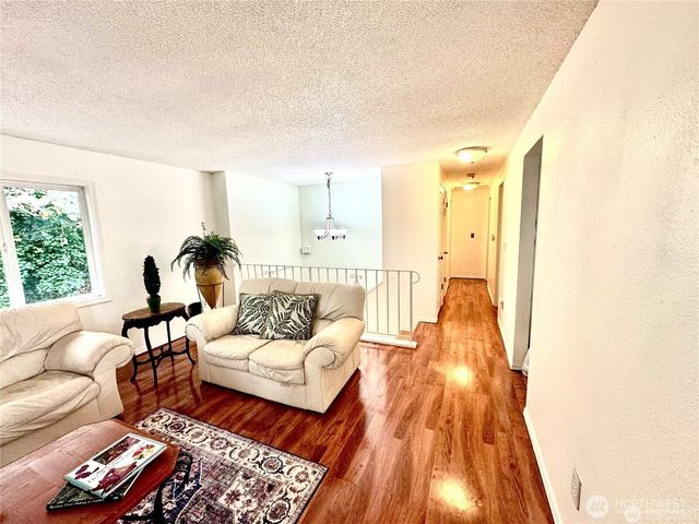 4016 Burton Place W, Seattle, WA 98199