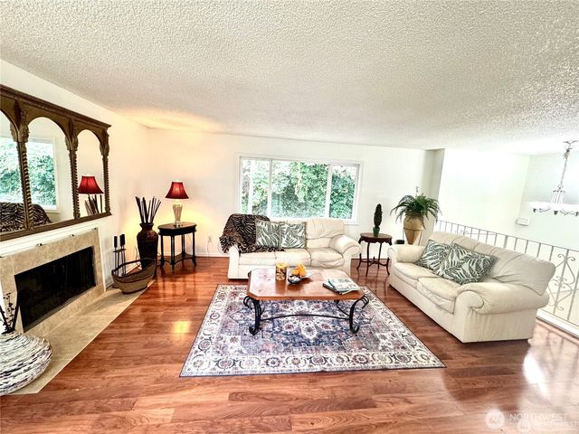 4016 Burton Place W, Seattle, WA 98199