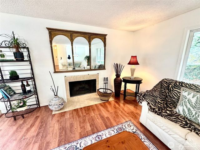 4016 Burton Place W, Seattle, WA 98199