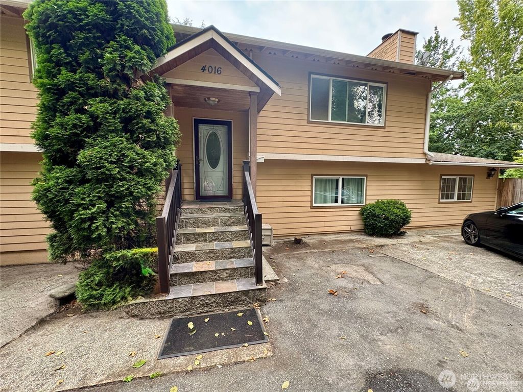 4016 Burton Place W, Seattle, WA 98199