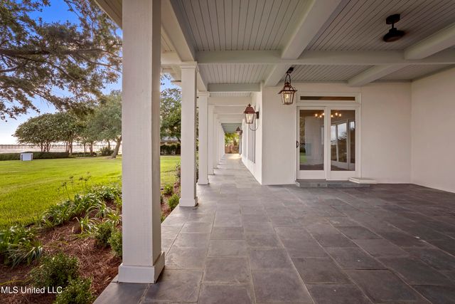3007 Beach Boulevard, Pascagoula, MS 39567