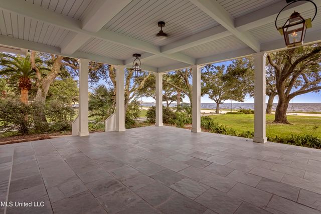 3007 Beach Boulevard, Pascagoula, MS 39567