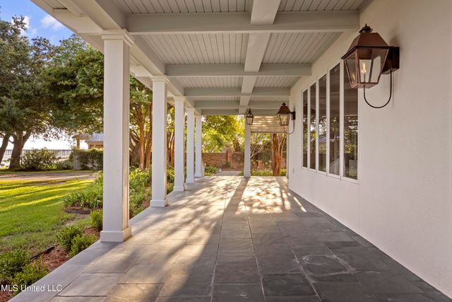 3007 Beach Boulevard, Pascagoula, MS 39567