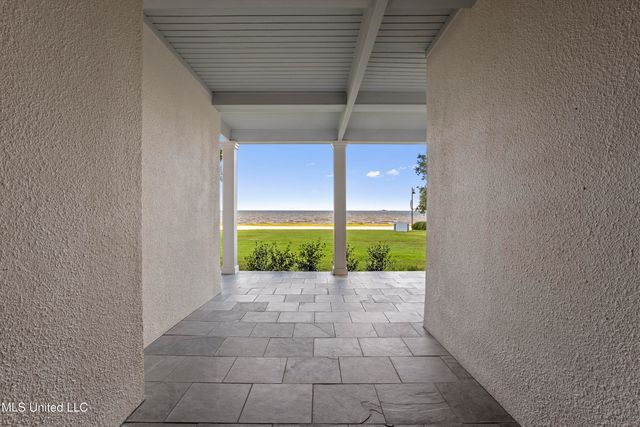 3007 Beach Boulevard, Pascagoula, MS 39567