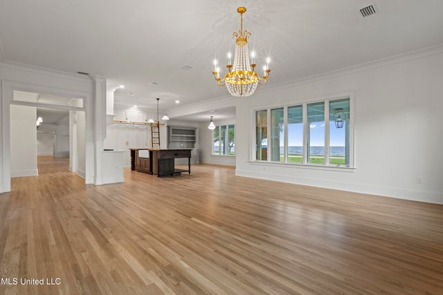 3007 Beach Boulevard, Pascagoula, MS 39567