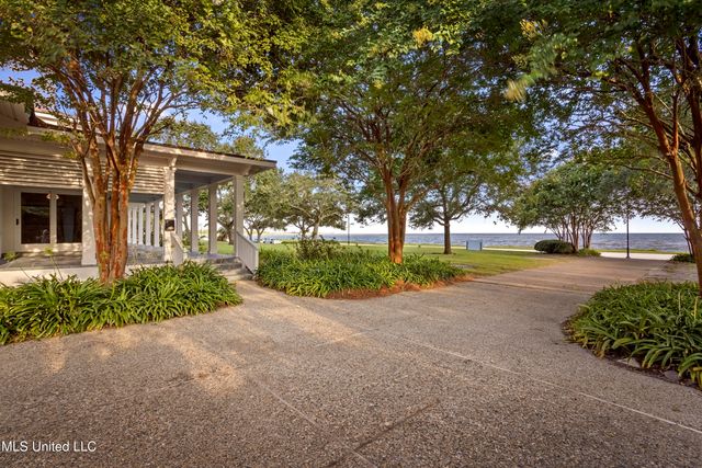 3007 Beach Boulevard, Pascagoula, MS 39567