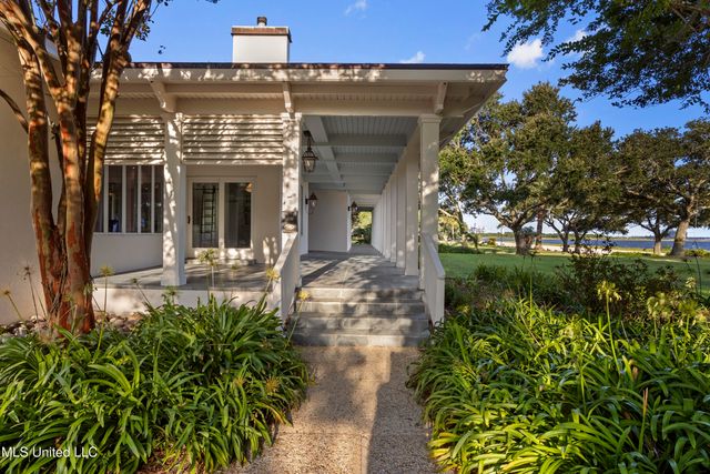 3007 Beach Boulevard, Pascagoula, MS 39567
