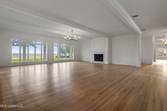 3007 Beach Boulevard, Pascagoula, MS 39567
