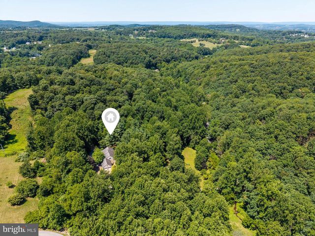 1111 WYOMISSING RD, Mohnton, PA 19540