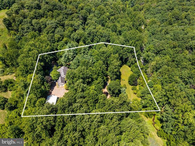 1111 WYOMISSING RD, Mohnton, PA 19540