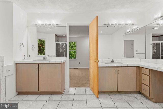 1111 WYOMISSING RD, Mohnton, PA 19540