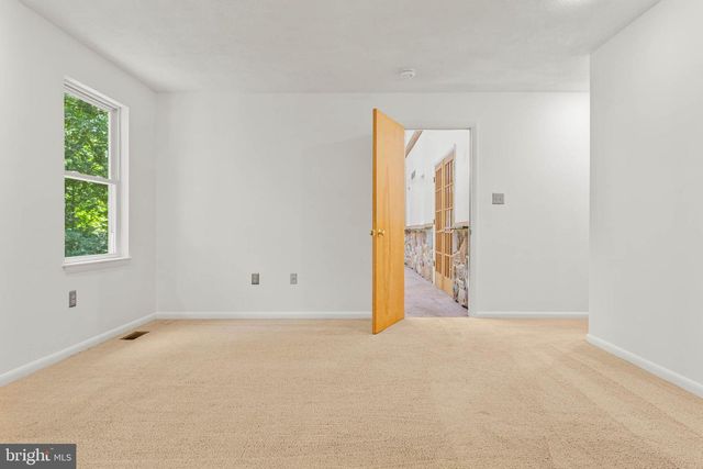 1111 WYOMISSING RD, Mohnton, PA 19540