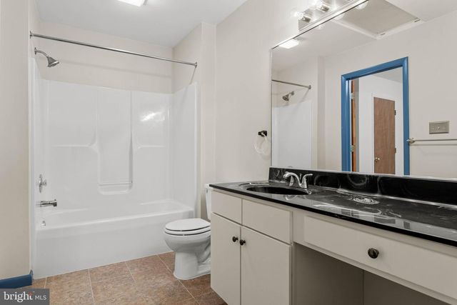 1111 WYOMISSING RD, Mohnton, PA 19540