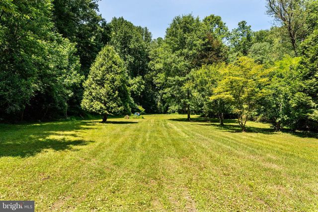 1111 WYOMISSING RD, Mohnton, PA 19540
