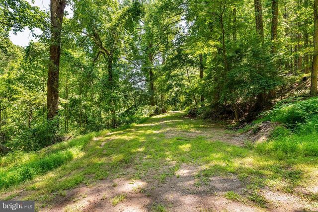 1111 WYOMISSING RD, Mohnton, PA 19540