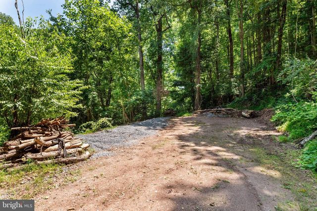 1111 WYOMISSING RD, Mohnton, PA 19540