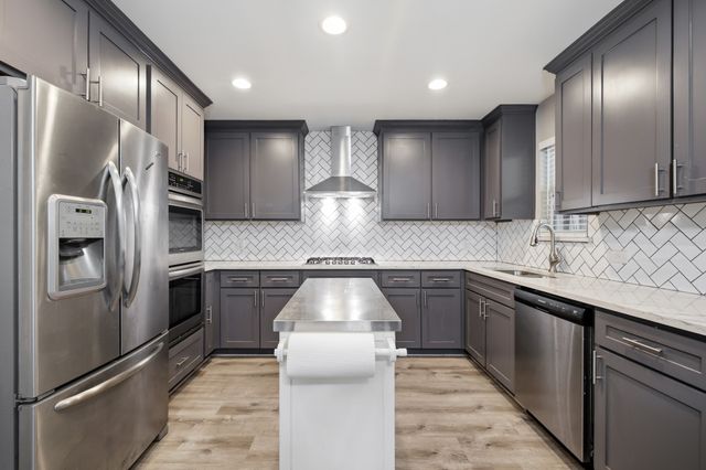 4905 Emerald Lake Drive, Fort Worth, TX 76103