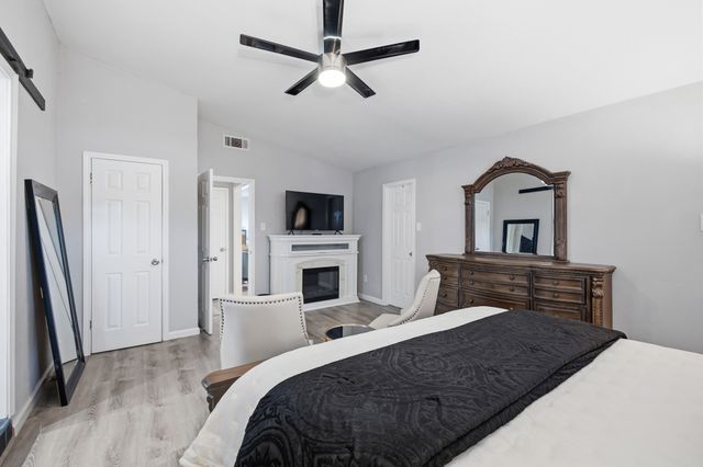 4905 Emerald Lake Drive, Fort Worth, TX 76103