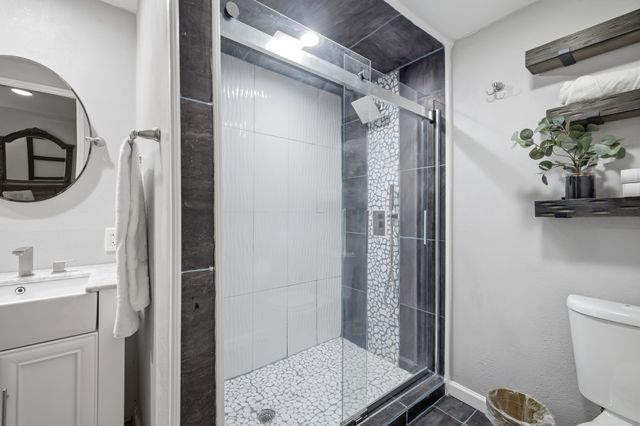 4905 Emerald Lake Drive, Fort Worth, TX 76103