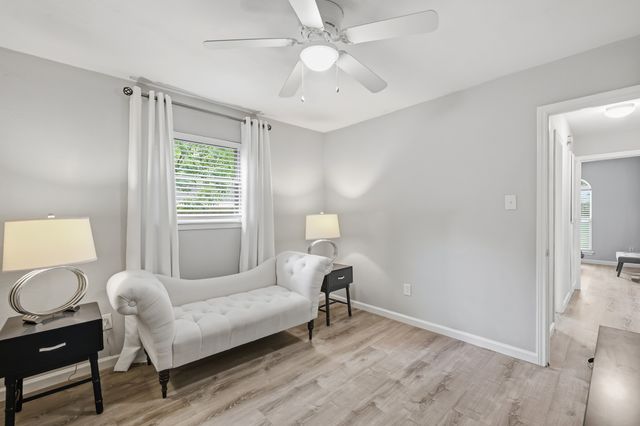 4905 Emerald Lake Drive, Fort Worth, TX 76103