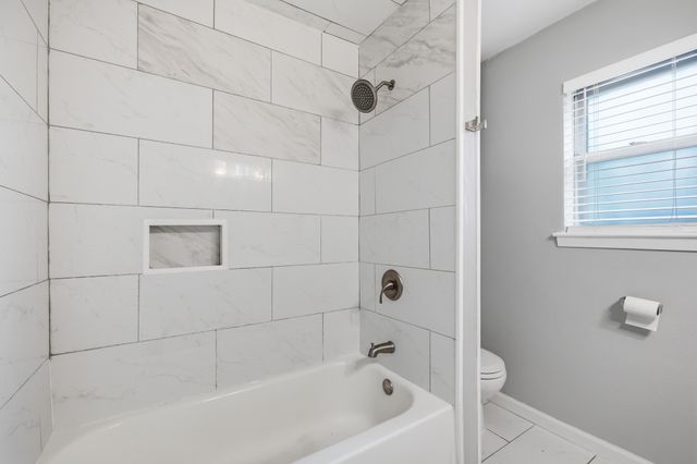 4905 Emerald Lake Drive, Fort Worth, TX 76103