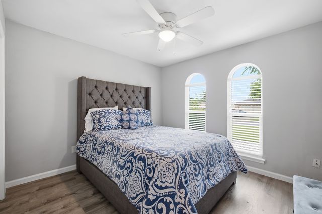 4905 Emerald Lake Drive, Fort Worth, TX 76103