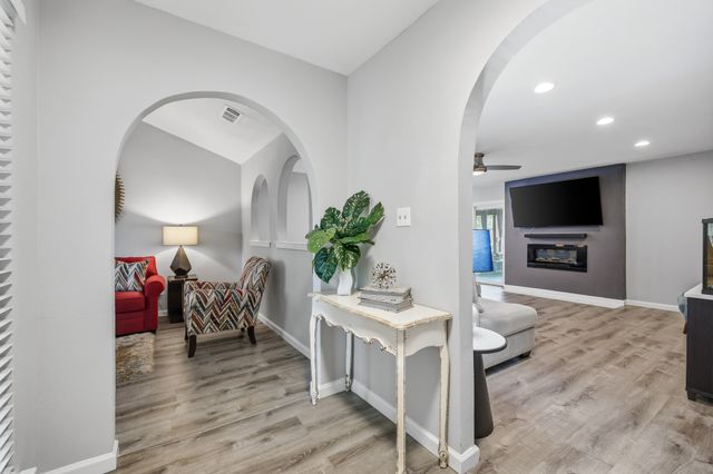 4905 Emerald Lake Drive, Fort Worth, TX 76103