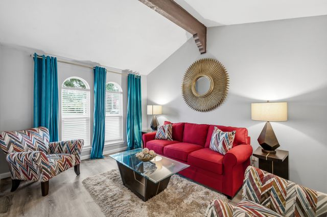 4905 Emerald Lake Drive, Fort Worth, TX 76103