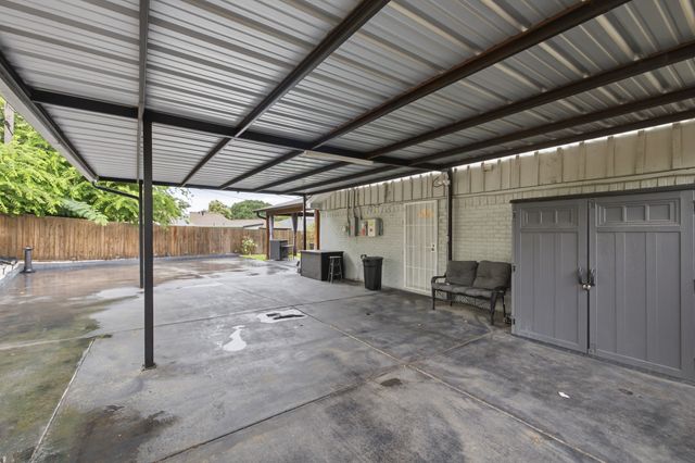 4905 Emerald Lake Drive, Fort Worth, TX 76103