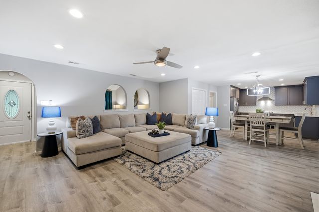 4905 Emerald Lake Drive, Fort Worth, TX 76103