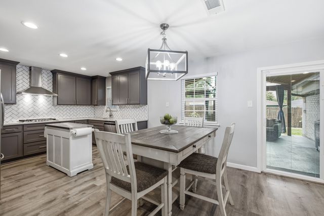 4905 Emerald Lake Drive, Fort Worth, TX 76103