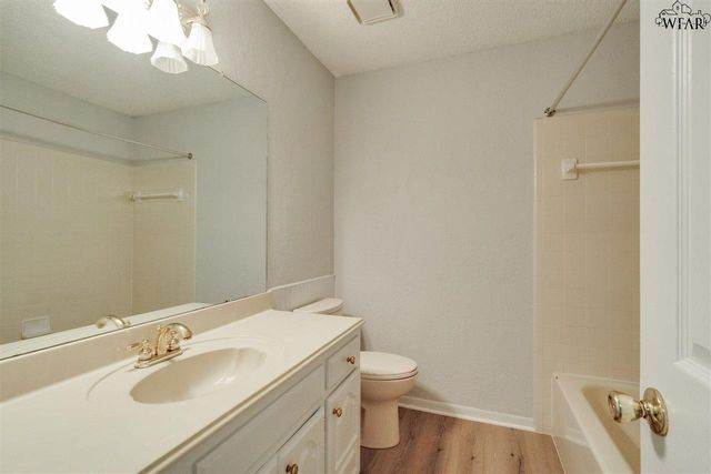 2303 HUNTERS GLEN, Wichita Falls, TX 76306