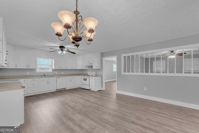 99 Parker Street, Carnesville, GA 30521