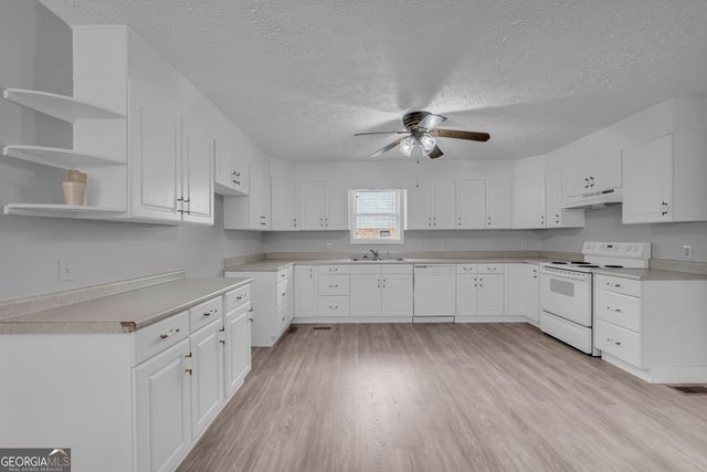 99 Parker Street, Carnesville, GA 30521