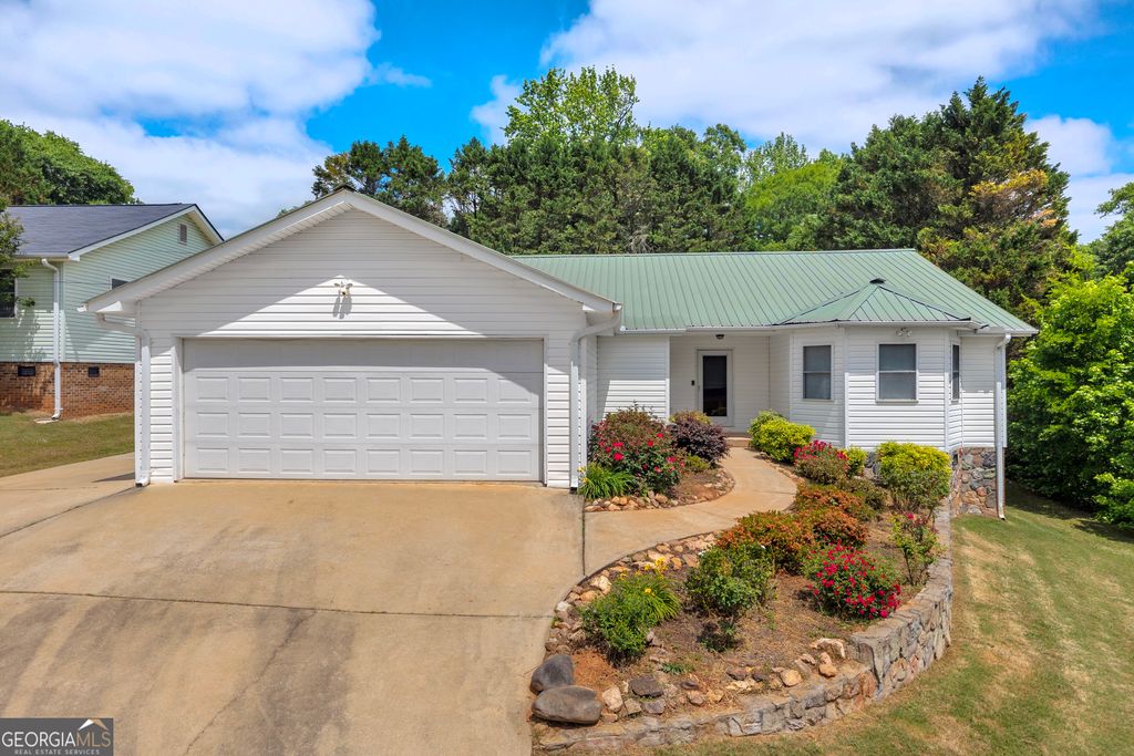 99 Parker Street, Carnesville, GA 30521
