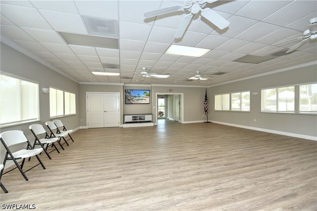 490 Broad AVE S H490, Naples, FL 34102