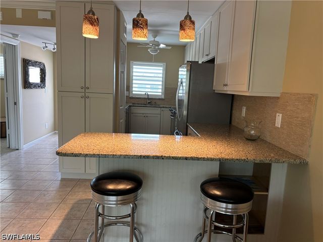 490 Broad AVE S H490, Naples, FL 34102