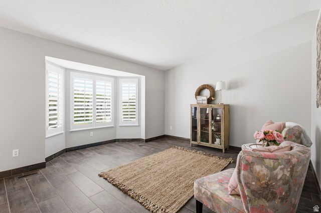 1055 E CASTLE ROCK RD, Sandy, UT 84094