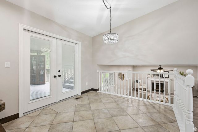 1055 E CASTLE ROCK RD, Sandy, UT 84094