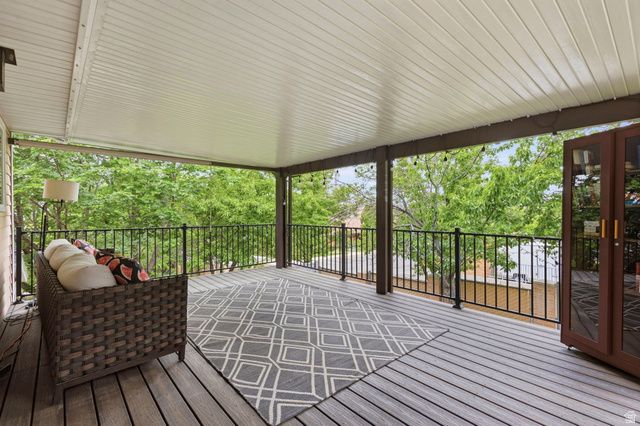 1055 E CASTLE ROCK RD, Sandy, UT 84094